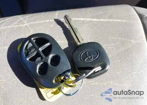 2004 Toyota Sienna Xle/Xle Limited from USA, damaged, VIN 5TDZA22C04S128555